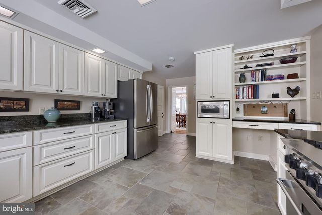 1201 BROCKIE DR, York, PA 17403