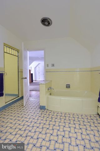 1201 BROCKIE DR, York, PA 17403