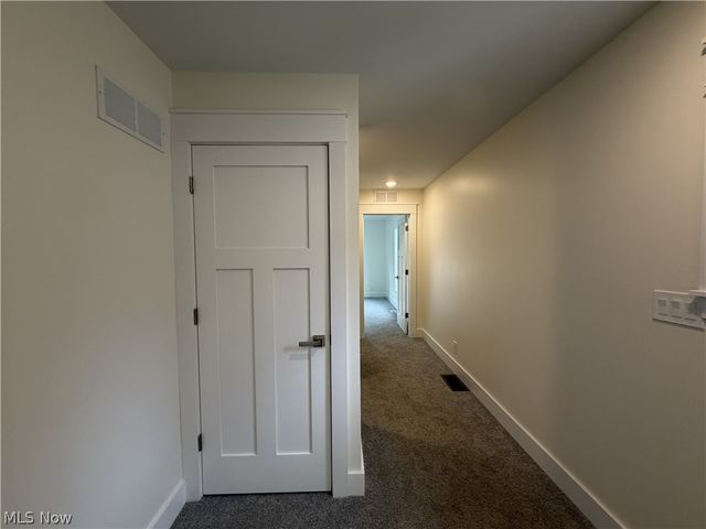 1885 Woodlawn Avenue, Cleveland, OH 44112