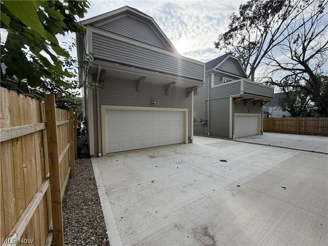 1885 Woodlawn Avenue, Cleveland, OH 44112