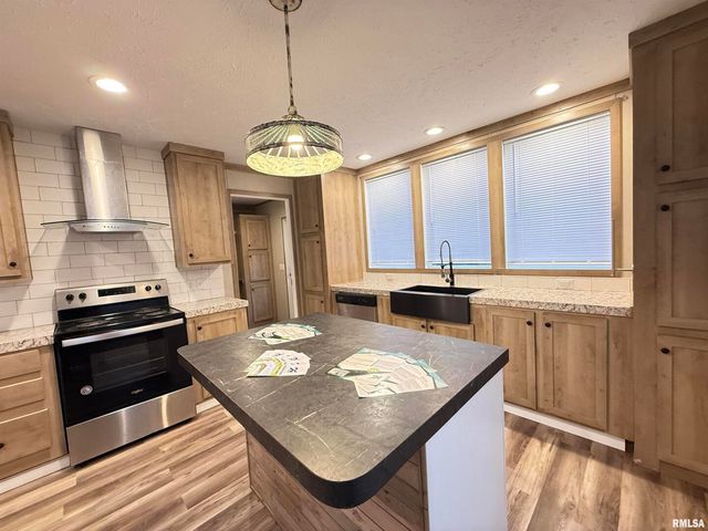 9049 Grassy Road, Marion, IL 62959