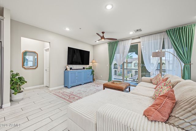 155 N LAKEVIEW Boulevard 227, Chandler, AZ 85225