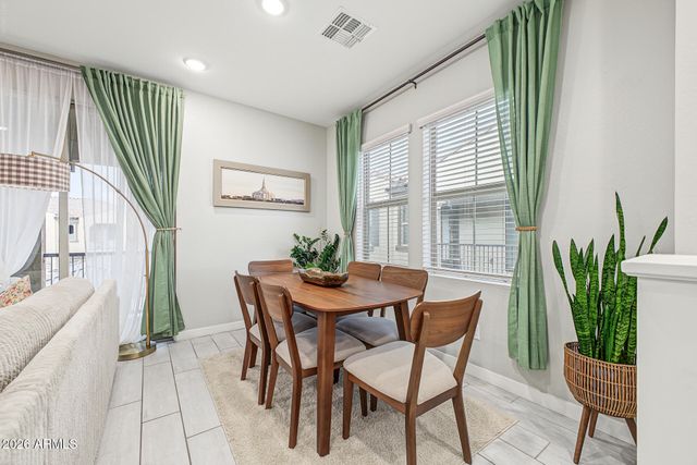 155 N LAKEVIEW Boulevard 227, Chandler, AZ 85225