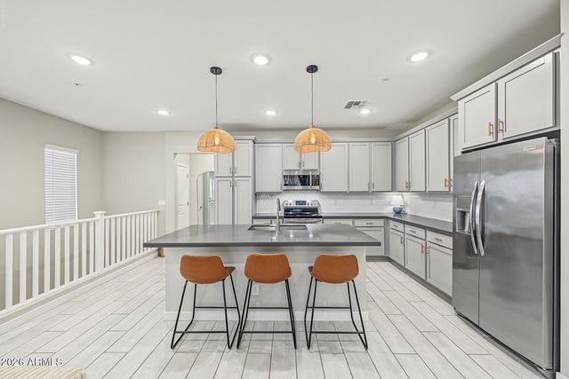 155 N LAKEVIEW Boulevard 227, Chandler, AZ 85225