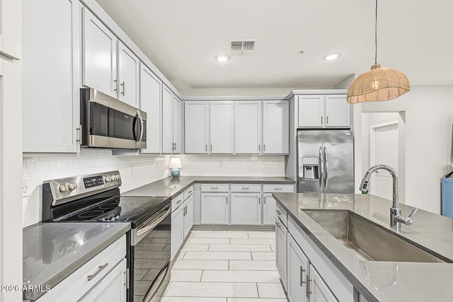 155 N LAKEVIEW Boulevard 227, Chandler, AZ 85225