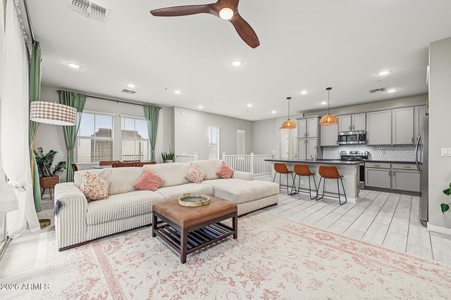 155 N LAKEVIEW Boulevard 227, Chandler, AZ 85225