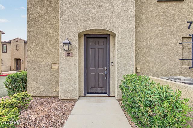 155 N LAKEVIEW Boulevard 227, Chandler, AZ 85225