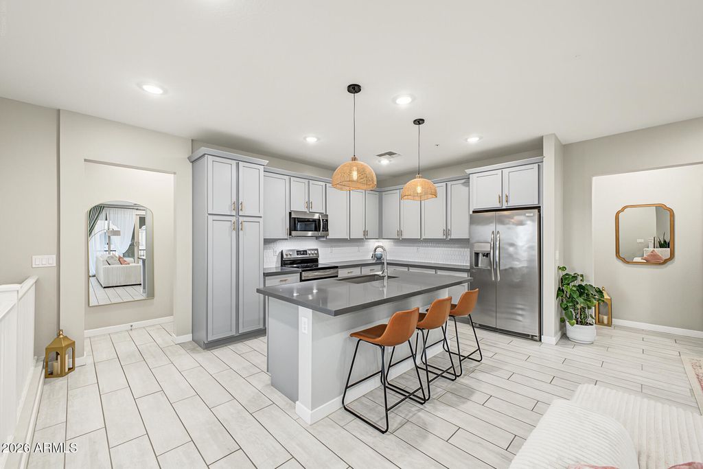 155 N LAKEVIEW Boulevard 227, Chandler, AZ 85225 — photo 3