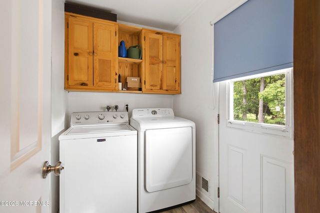 98 Woodridge Avenue, Toms River, NJ 08755