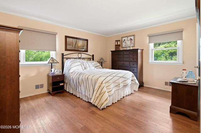 98 Woodridge Avenue, Toms River, NJ 08755