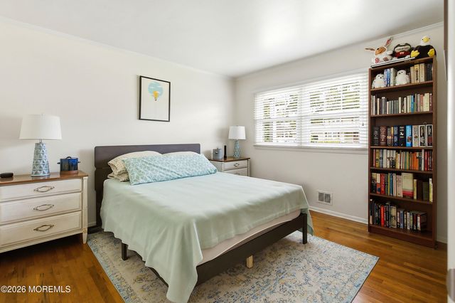 98 Woodridge Avenue, Toms River, NJ 08755