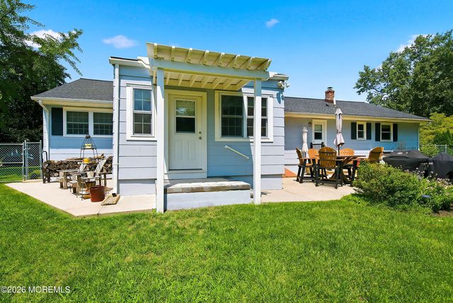 98 Woodridge Avenue, Toms River, NJ 08755