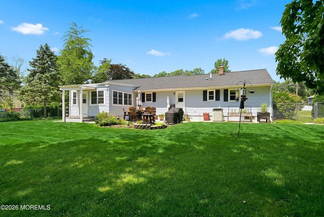 98 Woodridge Avenue, Toms River, NJ 08755