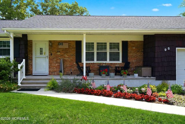98 Woodridge Avenue, Toms River, NJ 08755