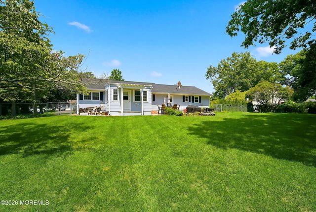 98 Woodridge Avenue, Toms River, NJ 08755