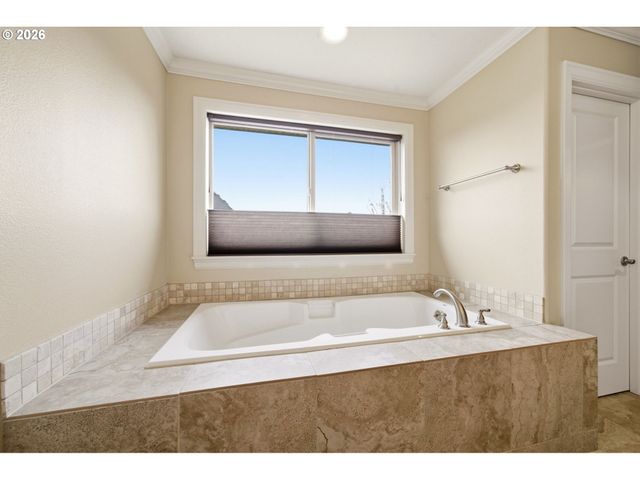 15842 Nw LINDER St, Portland, OR 97229