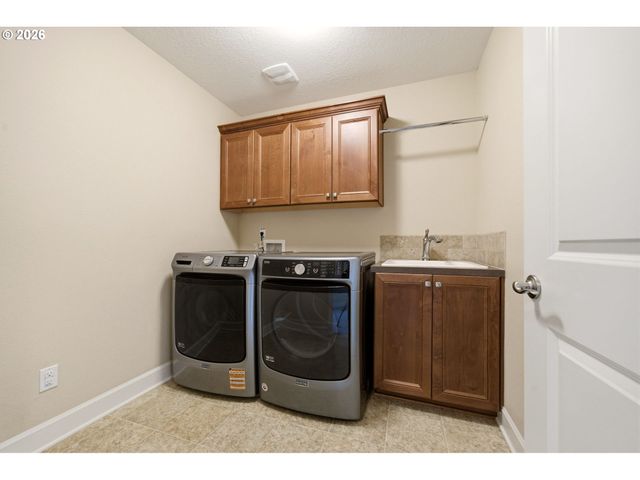 15842 Nw LINDER St, Portland, OR 97229