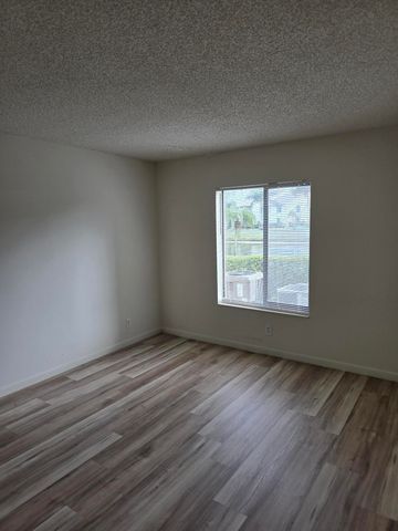 1106 Green Pine Boulevard F1, West Palm Beach, FL 33409