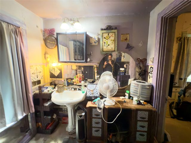 404 E Orange Street, Sherman, TX 75090