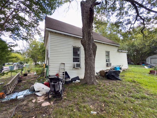 404 E Orange Street, Sherman, TX 75090