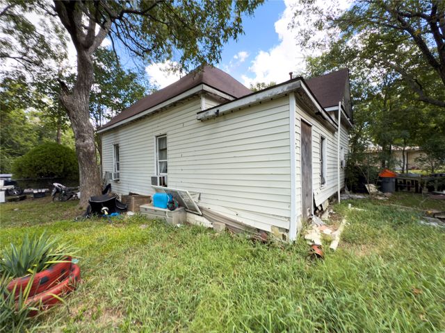 404 E Orange Street, Sherman, TX 75090