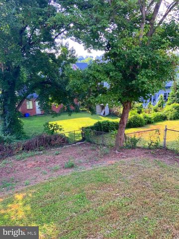 4410 WOODFIELD RD, Kensington, MD 20895