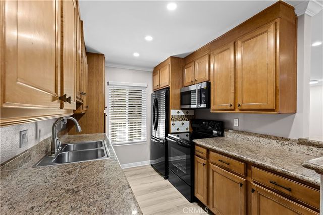 5320 Zelzah Ave. 214, Encino, CA 91316