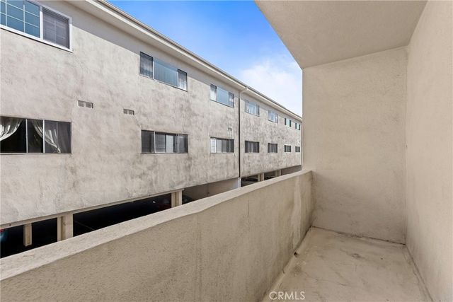5320 Zelzah Ave. 214, Encino, CA 91316