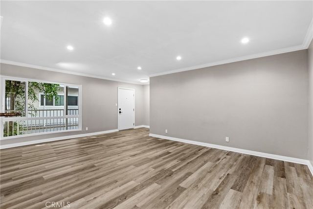 5320 Zelzah Ave. 214, Encino, CA 91316