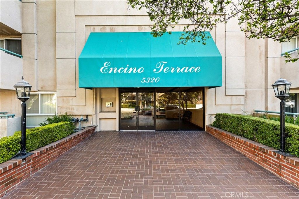 5320 Zelzah Ave. 214, Encino, CA 91316