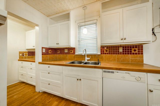 220 Irvy Rd, England, AR 72046