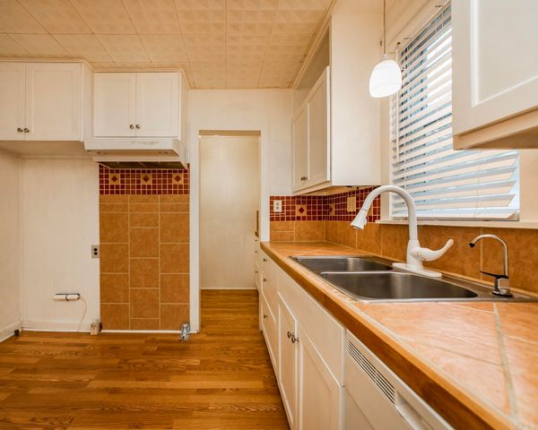 220 Irvy Rd, England, AR 72046