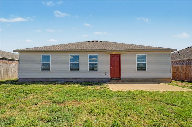 811 Tanner Drive, Siloam Springs, AR 72761