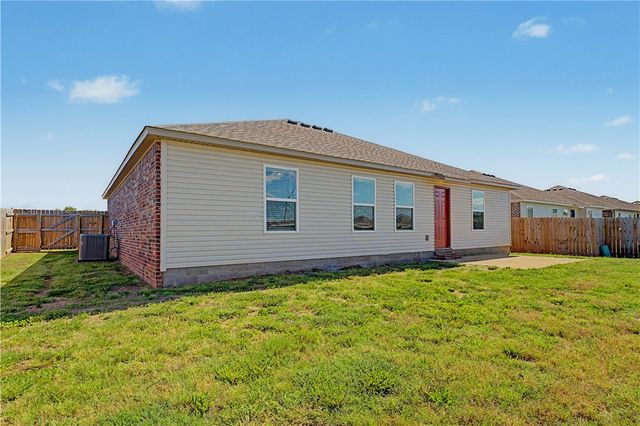 811 Tanner Drive, Siloam Springs, AR 72761