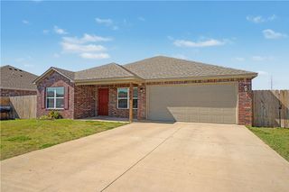 811 Tanner Drive, Siloam Springs, AR 72761