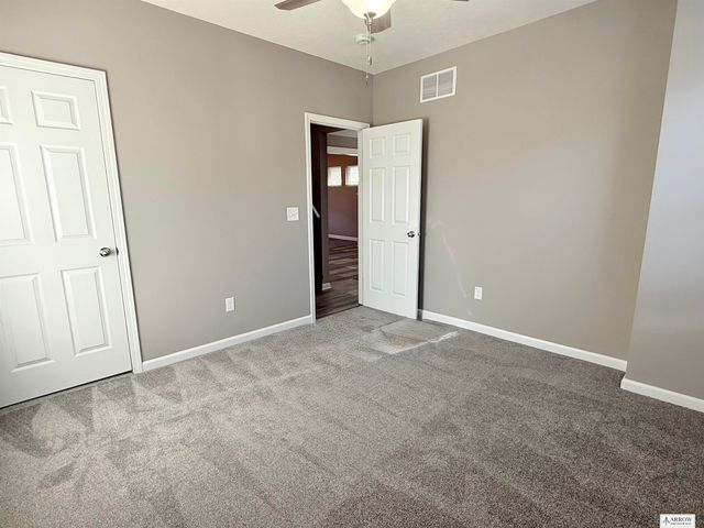 1920 S 11 Street, Lincoln, NE 68502