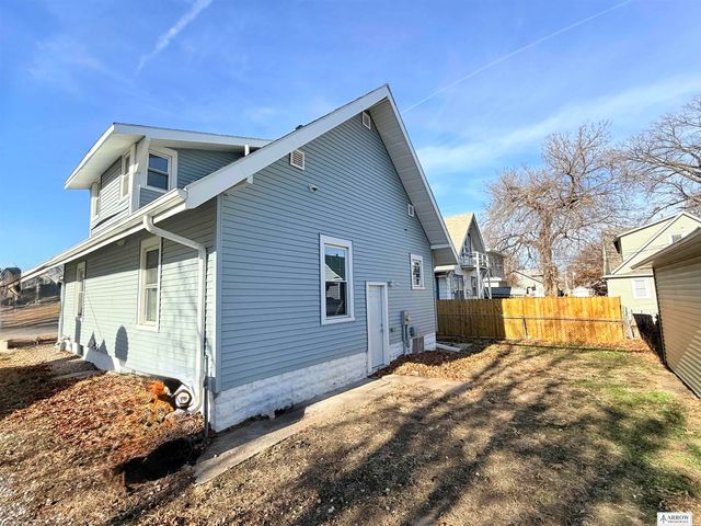 1920 S 11 Street, Lincoln, NE 68502