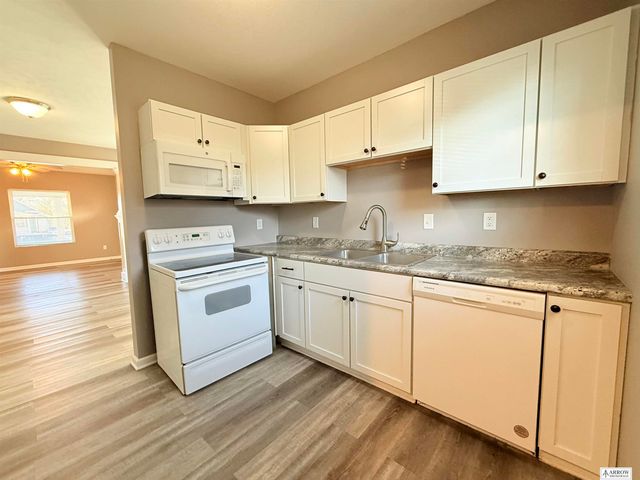 1920 S 11 Street, Lincoln, NE 68502