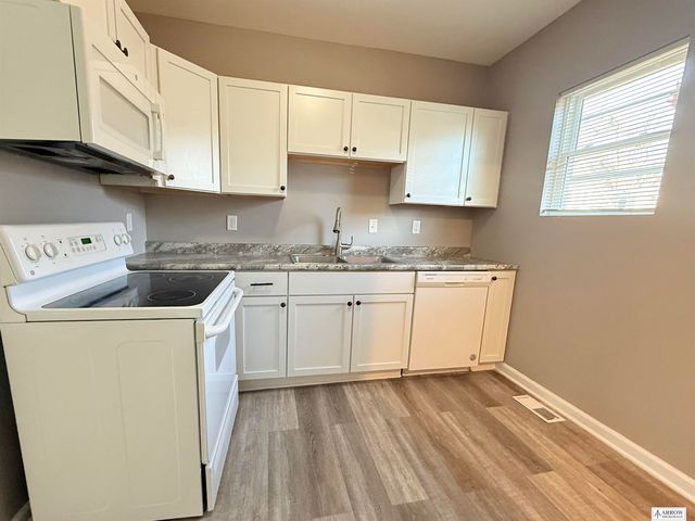 1920 S 11 Street, Lincoln, NE 68502