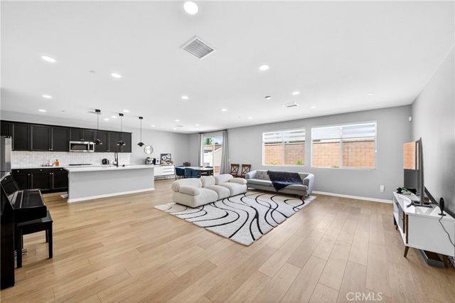 9521 Venetian, Jurupa Valley, CA 92509
