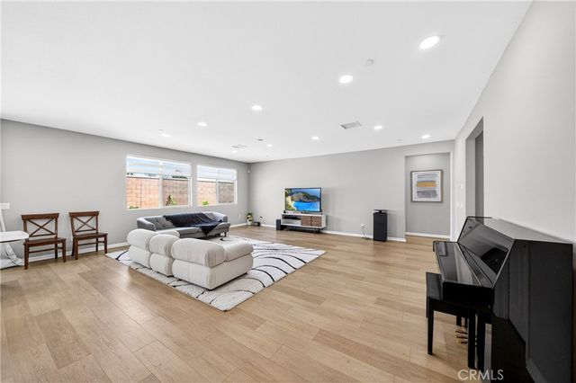 9521 Venetian, Jurupa Valley, CA 92509