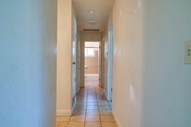 127 W Loretta Avenue, Stockton, CA 95207