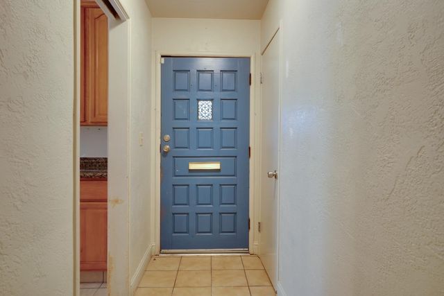 127 W Loretta Avenue, Stockton, CA 95207