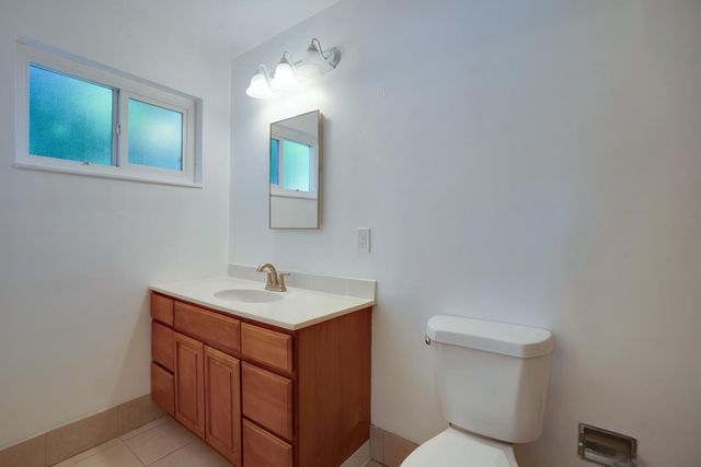 127 W Loretta Avenue, Stockton, CA 95207