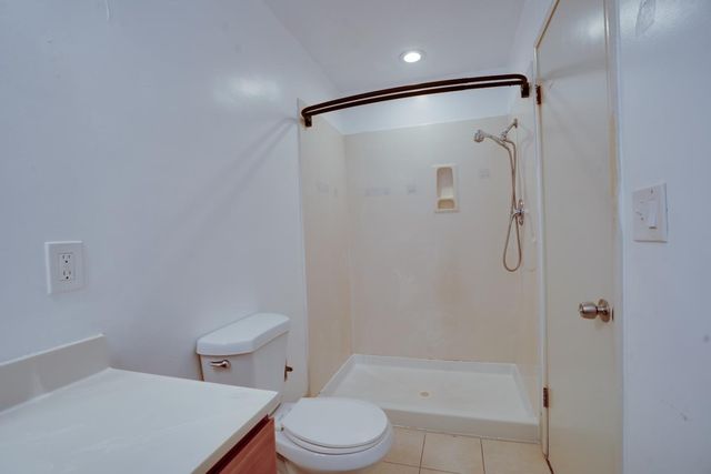 127 W Loretta Avenue, Stockton, CA 95207