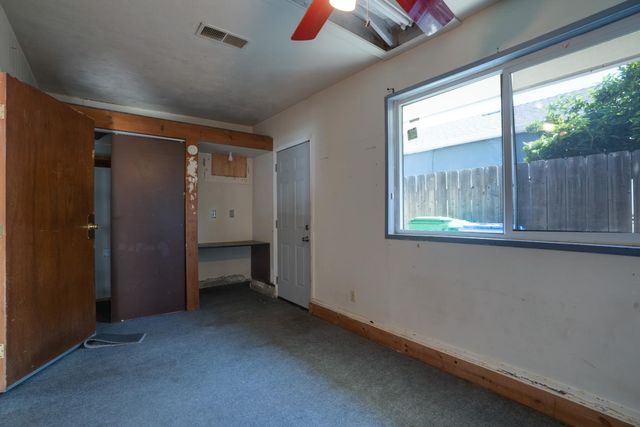 127 W Loretta Avenue, Stockton, CA 95207