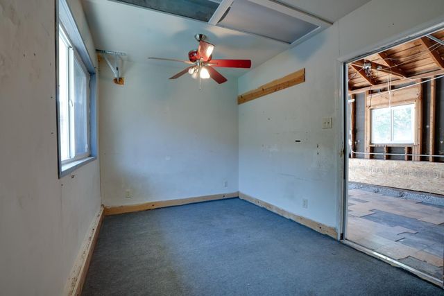 127 W Loretta Avenue, Stockton, CA 95207