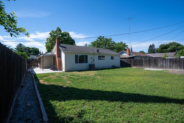 127 W Loretta Avenue, Stockton, CA 95207