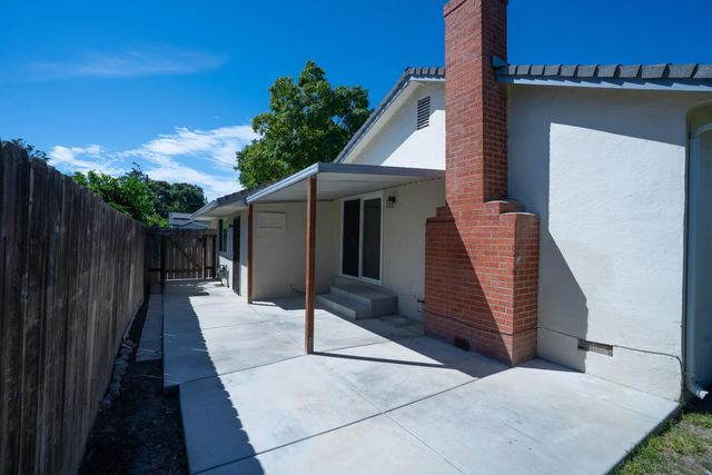 127 W Loretta Avenue, Stockton, CA 95207