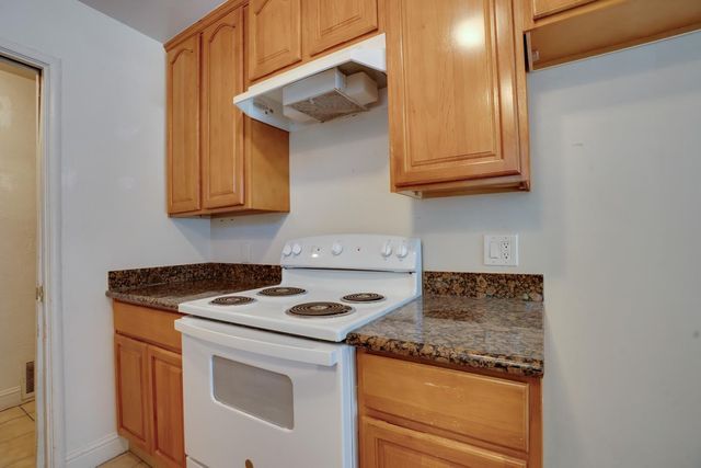 127 W Loretta Avenue, Stockton, CA 95207